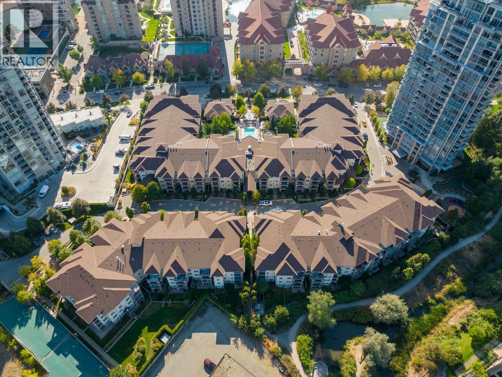 702 1075 Sunset Drive, Kelowna