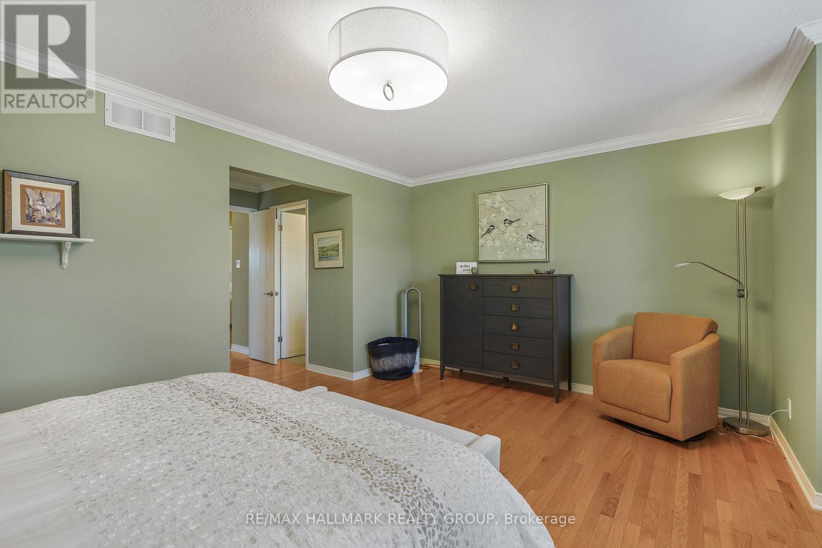 578 TOURELLE DRIVE - 23