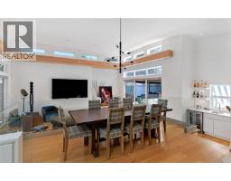 Ensuite - 330 Irving Rd, Victoria, BC V8S4A2 Photo 17