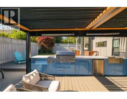 Ensuite - 330 Irving Rd, Victoria, BC V8S4A2 Photo 19