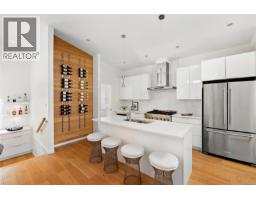 Kitchen - 330 Irving Rd, Victoria, BC V8S4A2 Photo 8