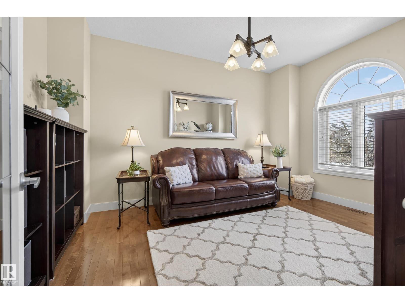 15712 135 ST NW - 11