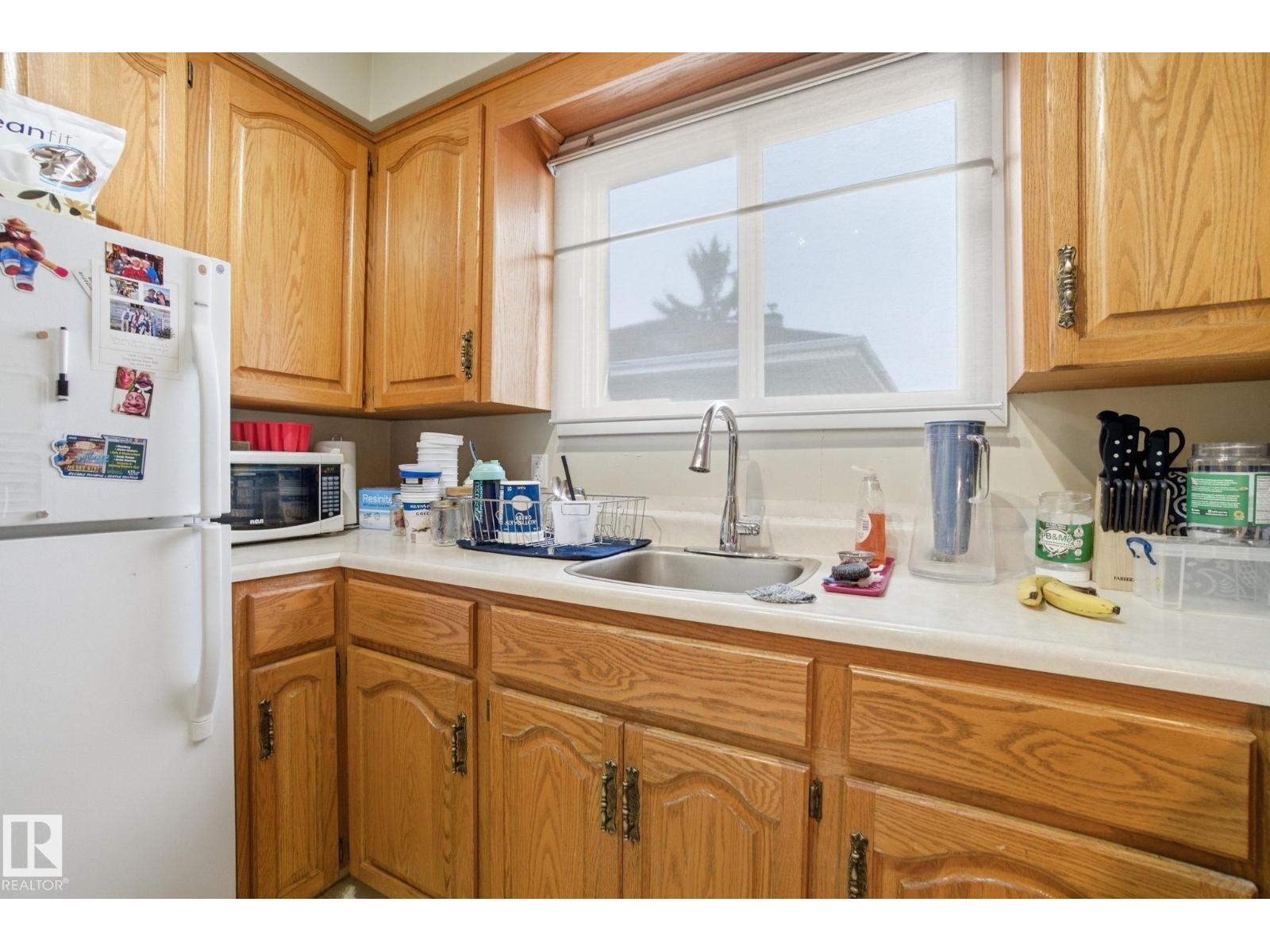 8208 73 AV NW - 14