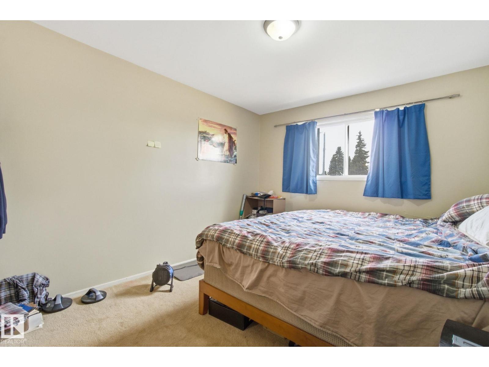 8208 73 AV NW - 21