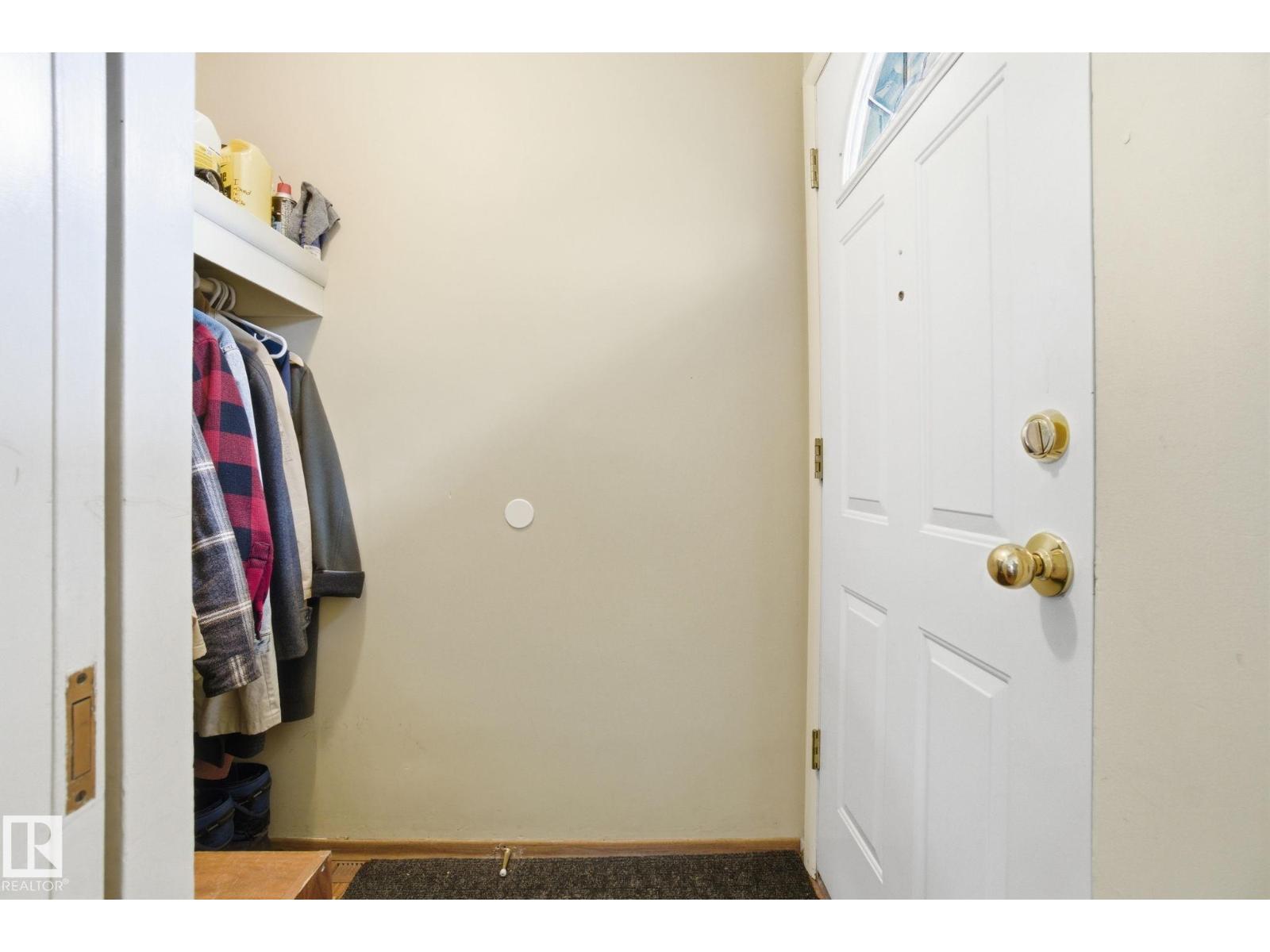 8208 73 AV NW - 6