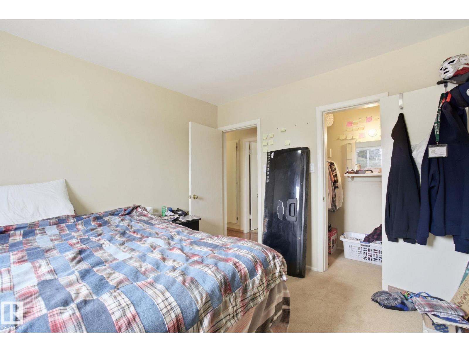 8208 73 AV NW - 22