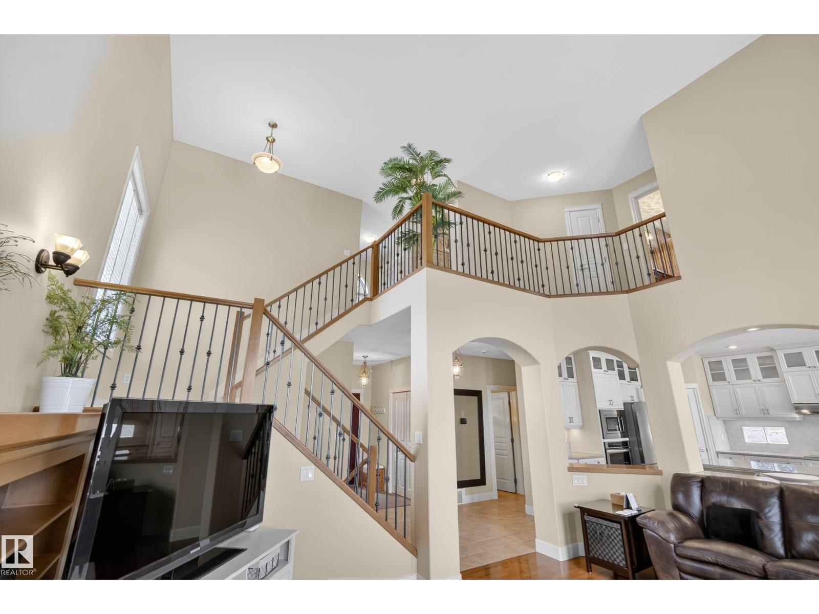 15712 135 ST NW - 12