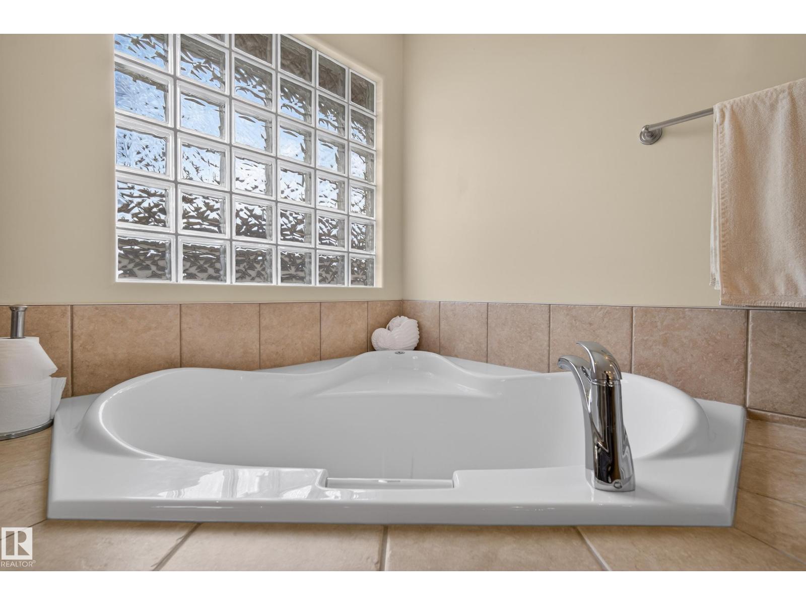 15712 135 ST NW - 19