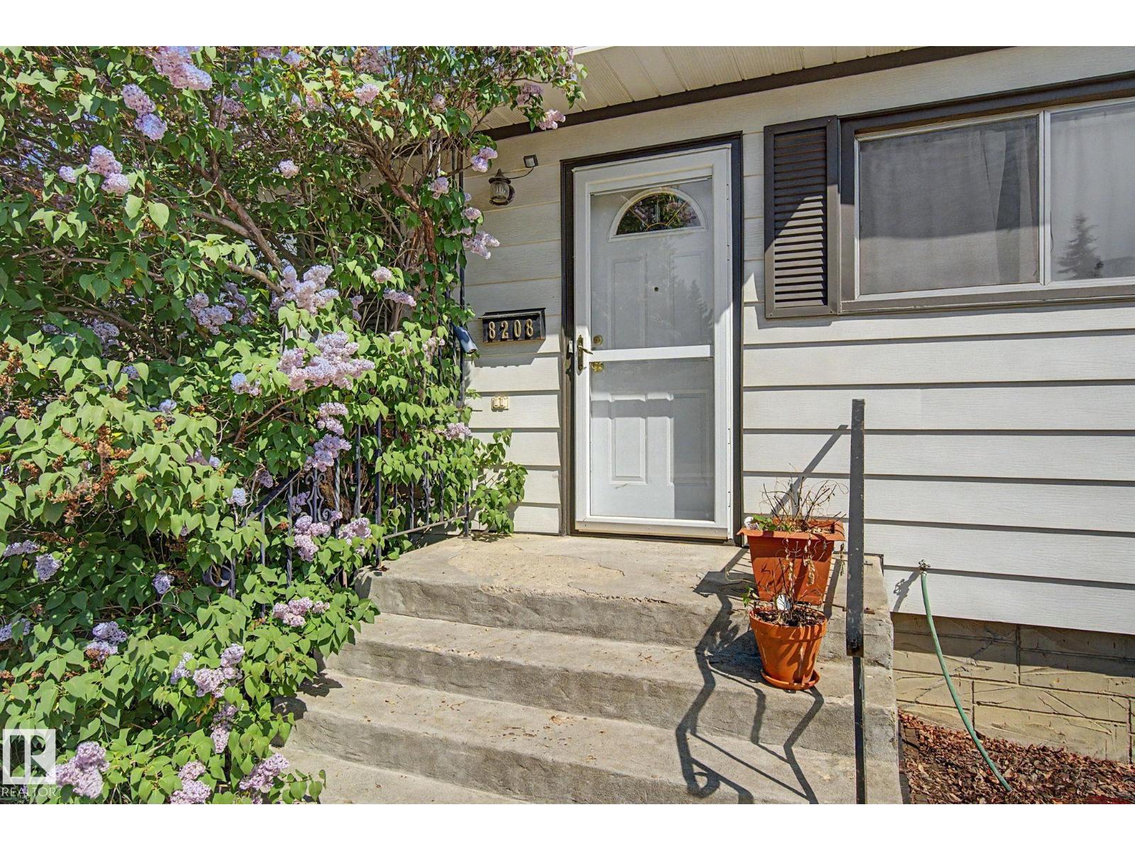 8208 73 AV NW - 45