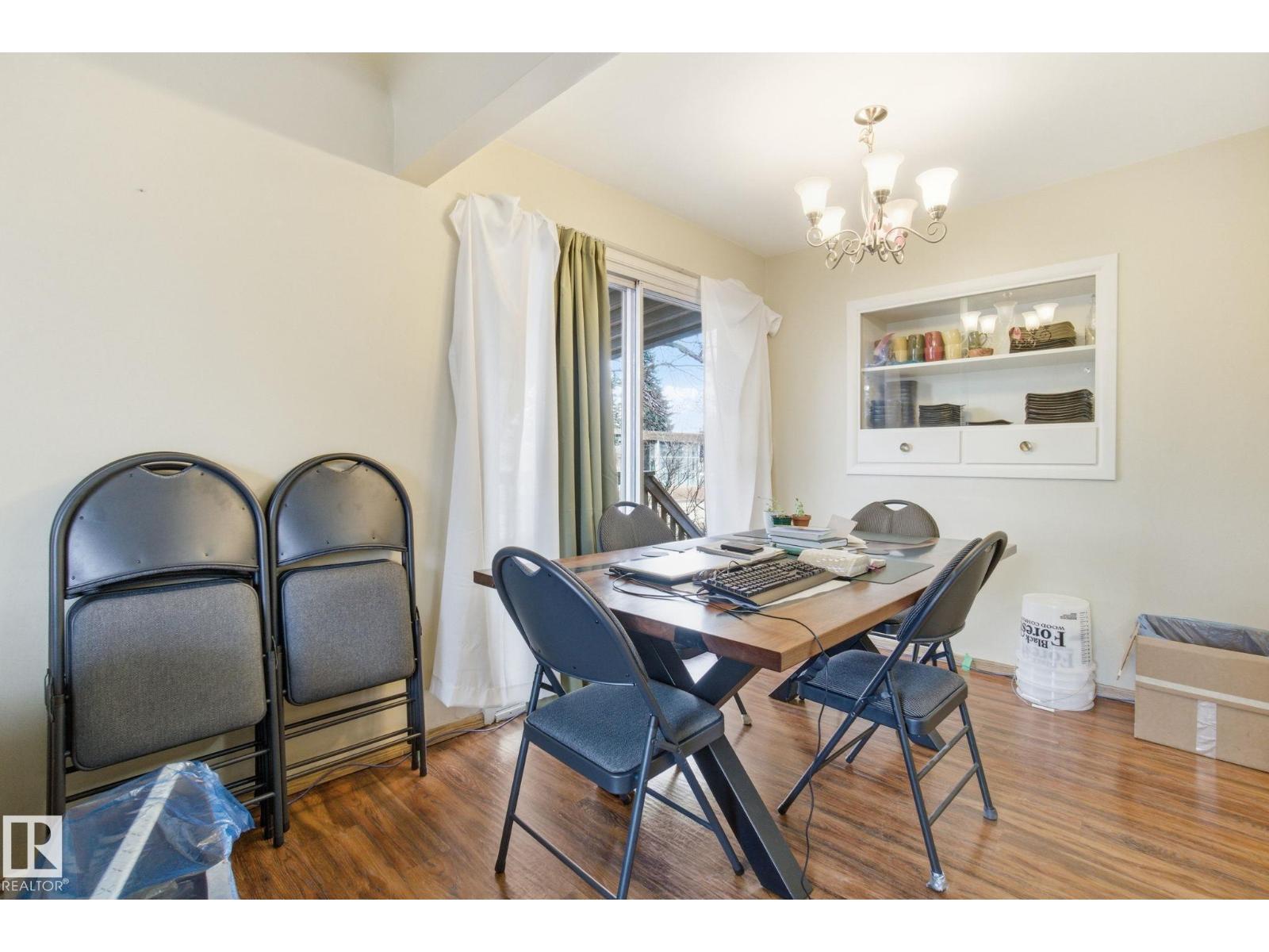 8208 73 AV NW - 10