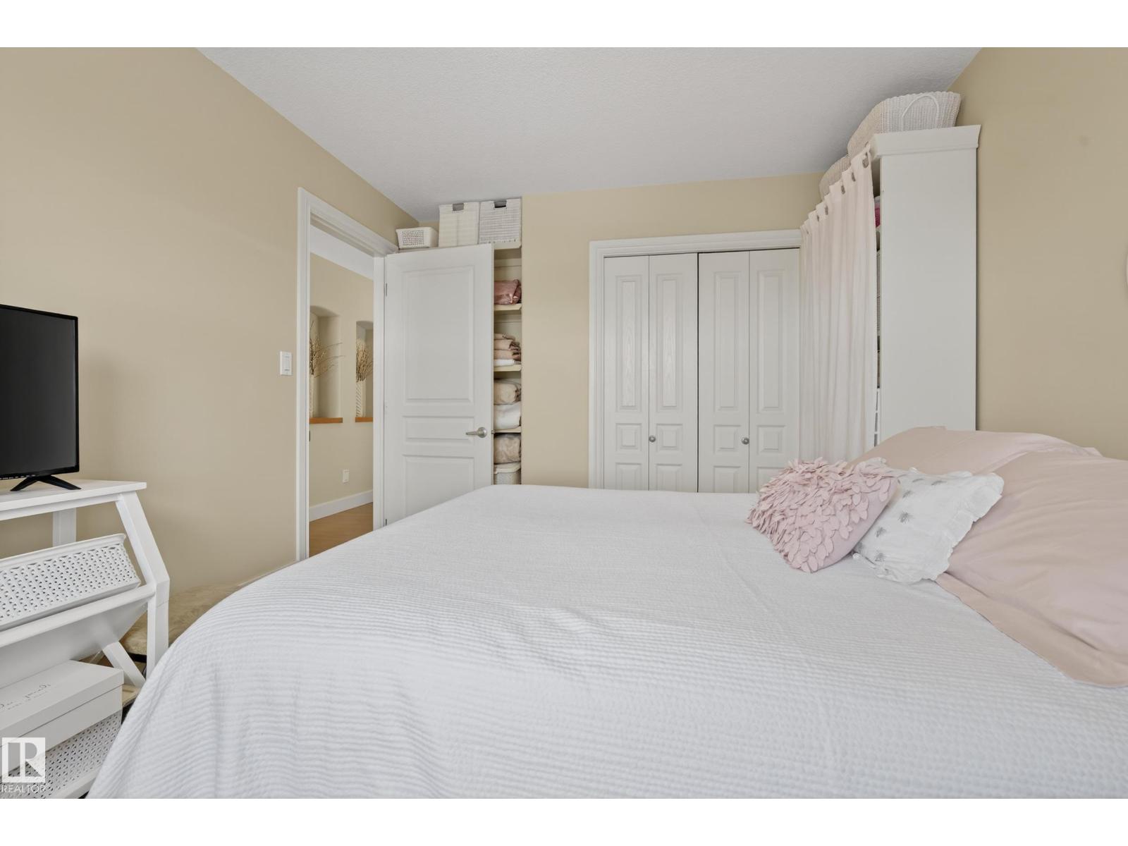15712 135 ST NW - 21