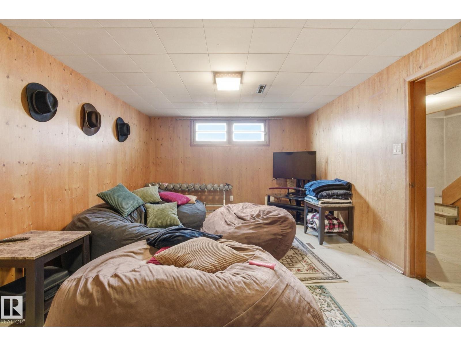 8208 73 AV NW - 31