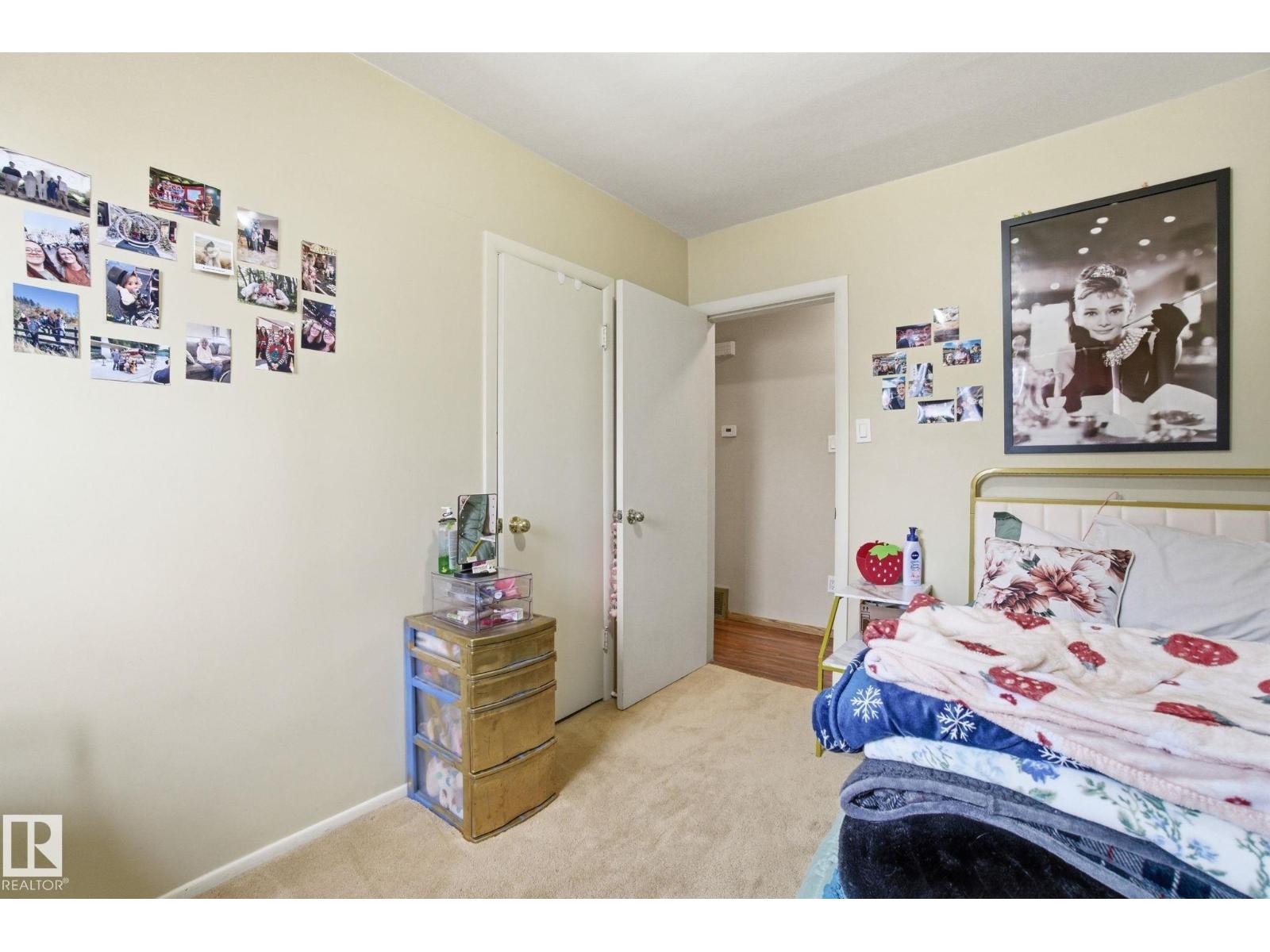 8208 73 AV NW - 18