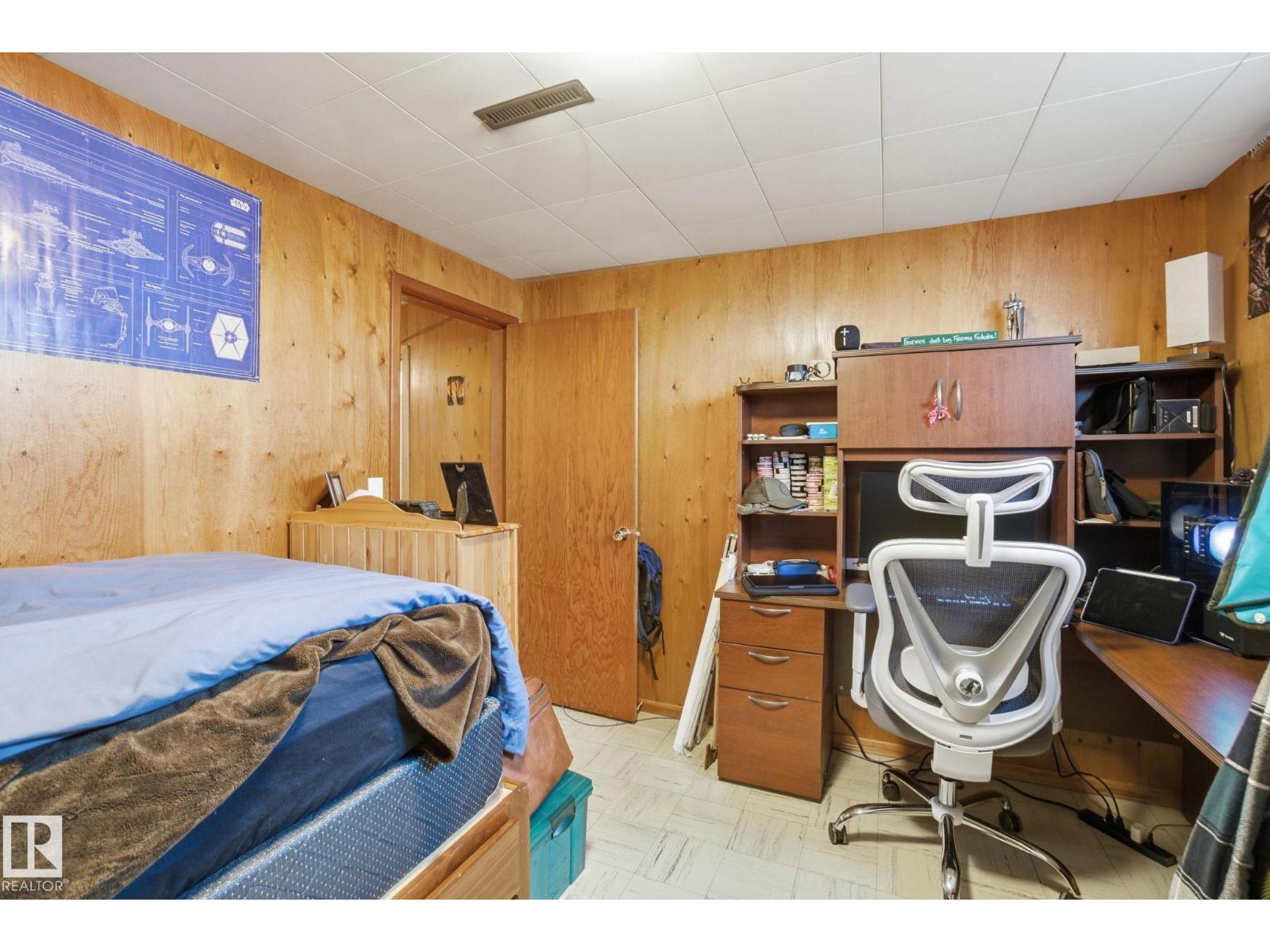 8208 73 AV NW - 37