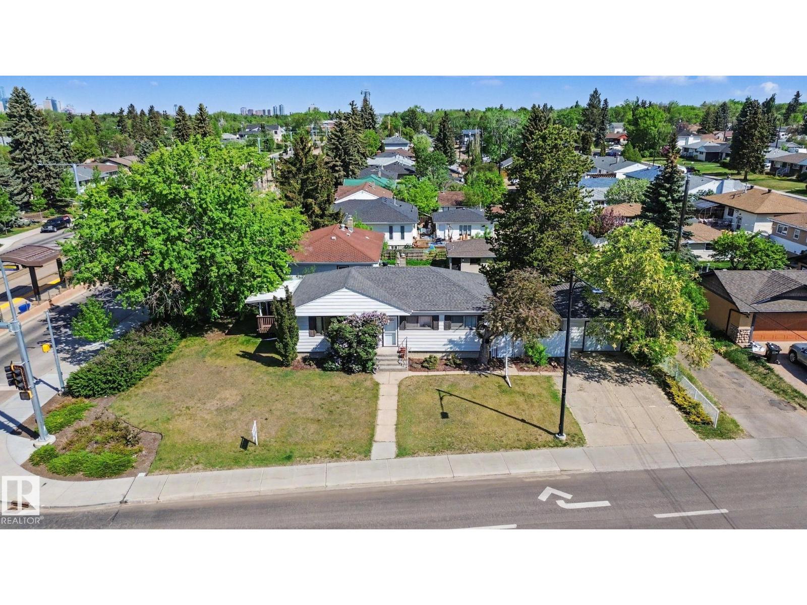 8208 73 AV NW - 42