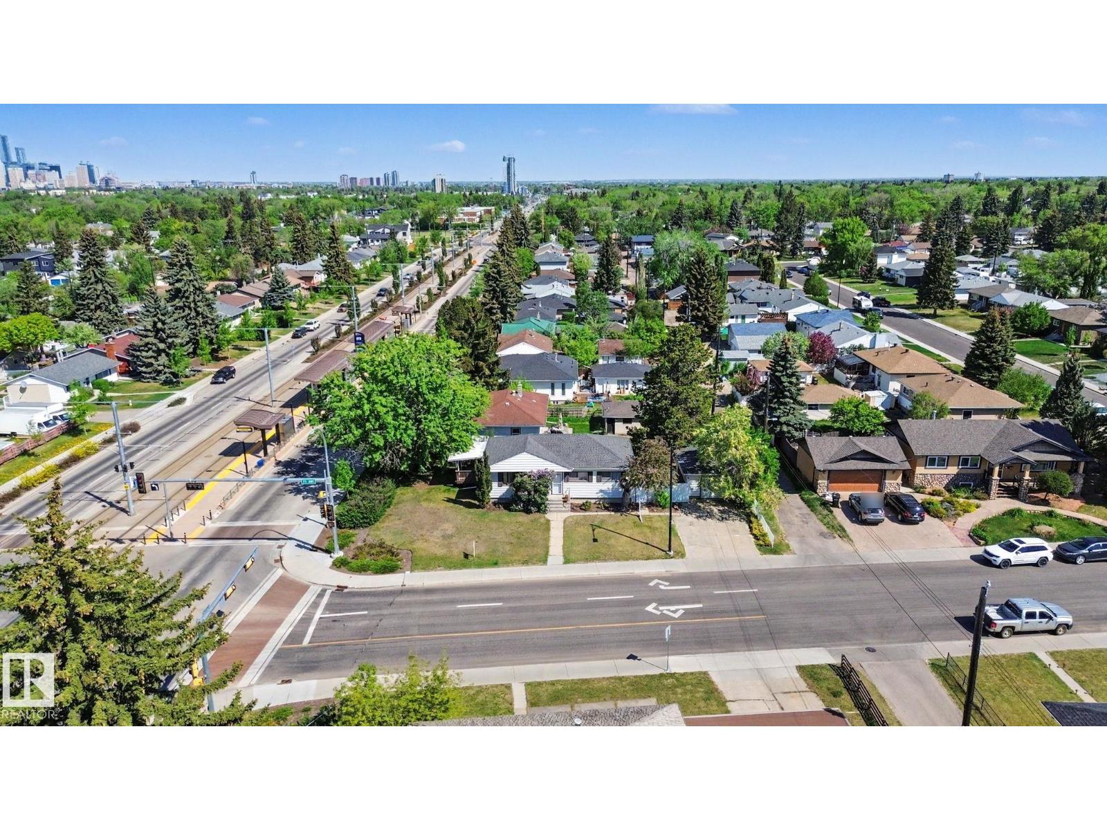 8208 73 AV NW - 54