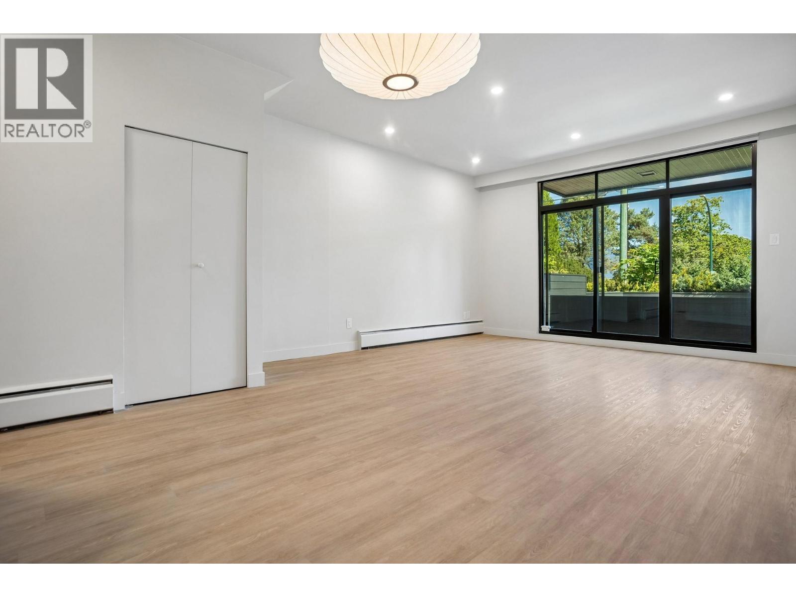 1010 CYPRESS Street - photo 2