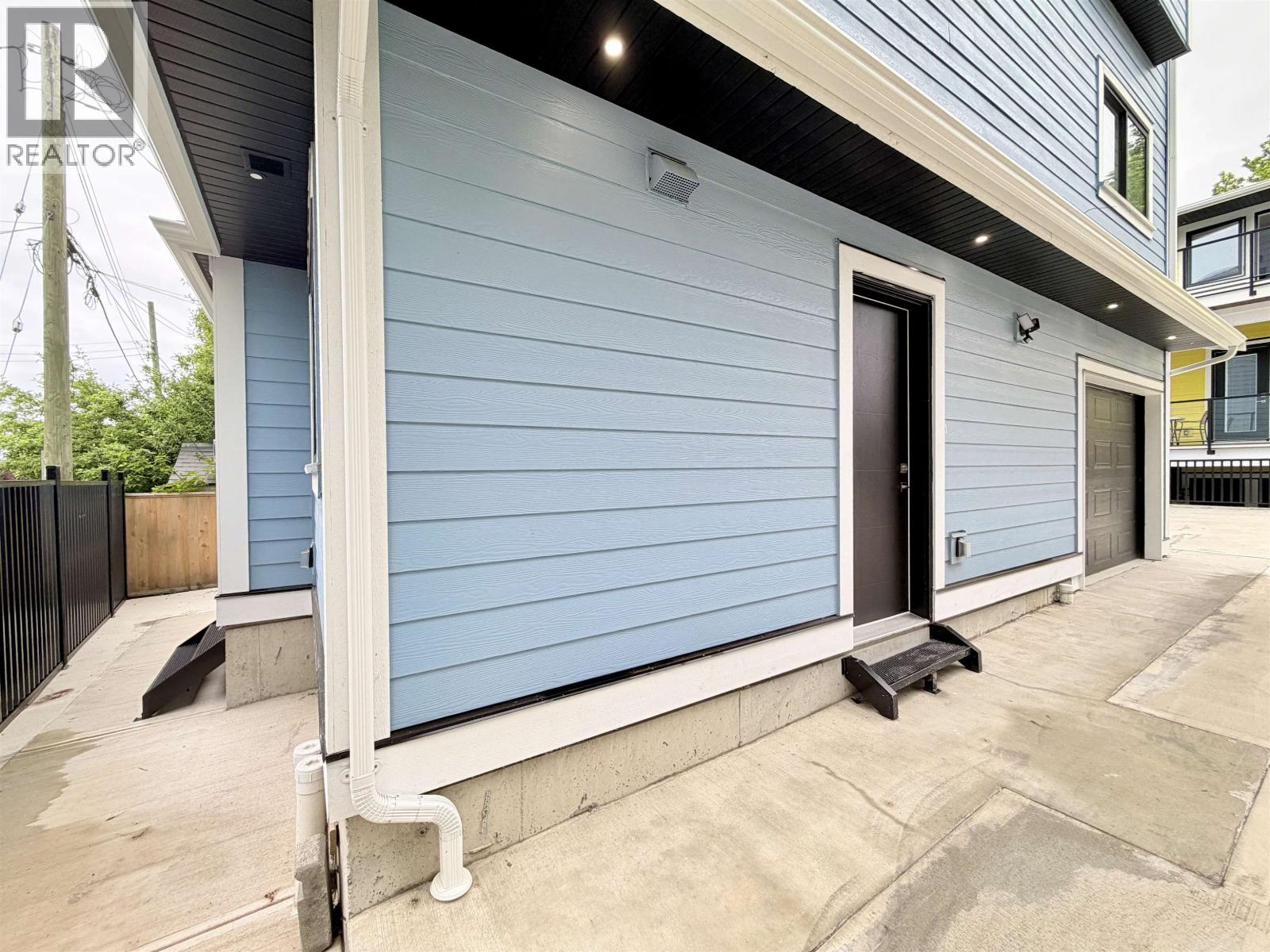 Laneway 5971 SPERLING Avenue - photo 2