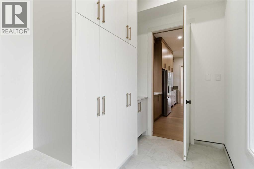 209 Windermere Road SW - 27
