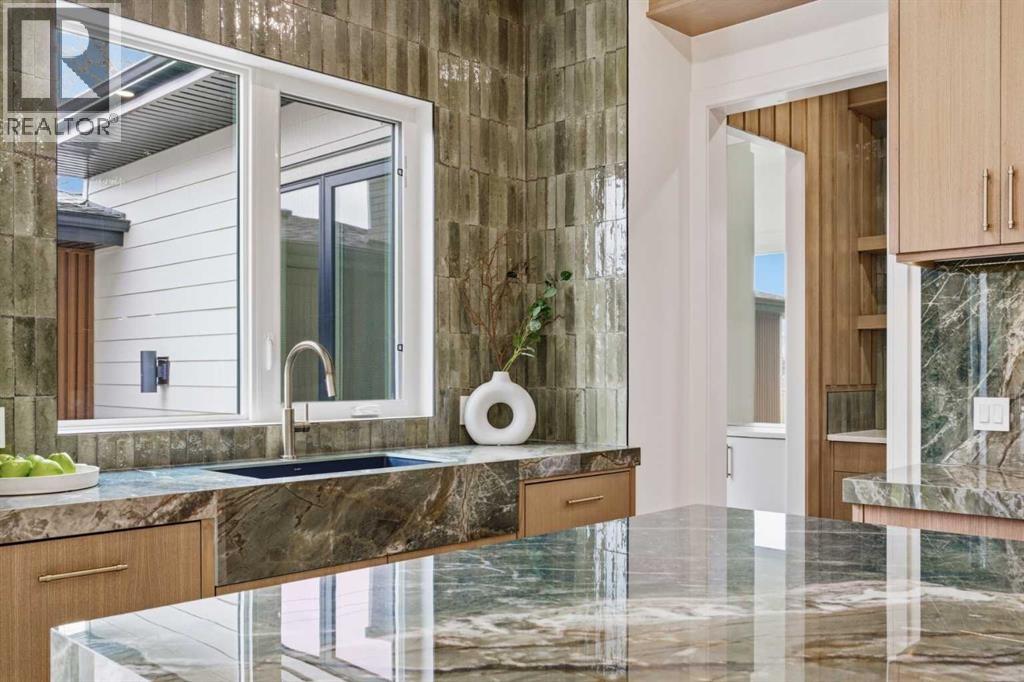 209 Windermere Road SW - 5