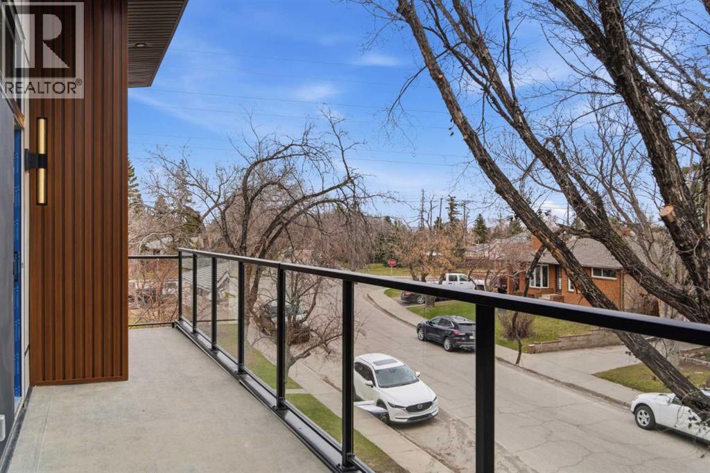 209 Windermere Road SW - 30