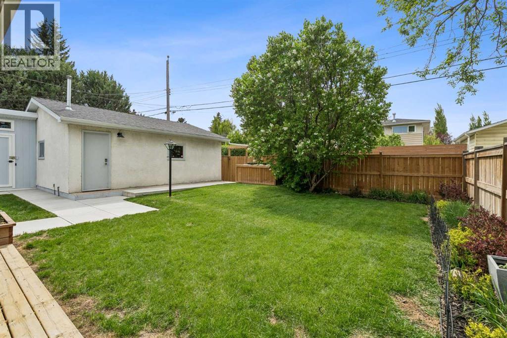 419 40 Street SW - 30