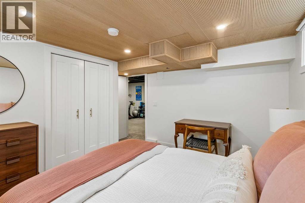 419 40 Street SW - 23