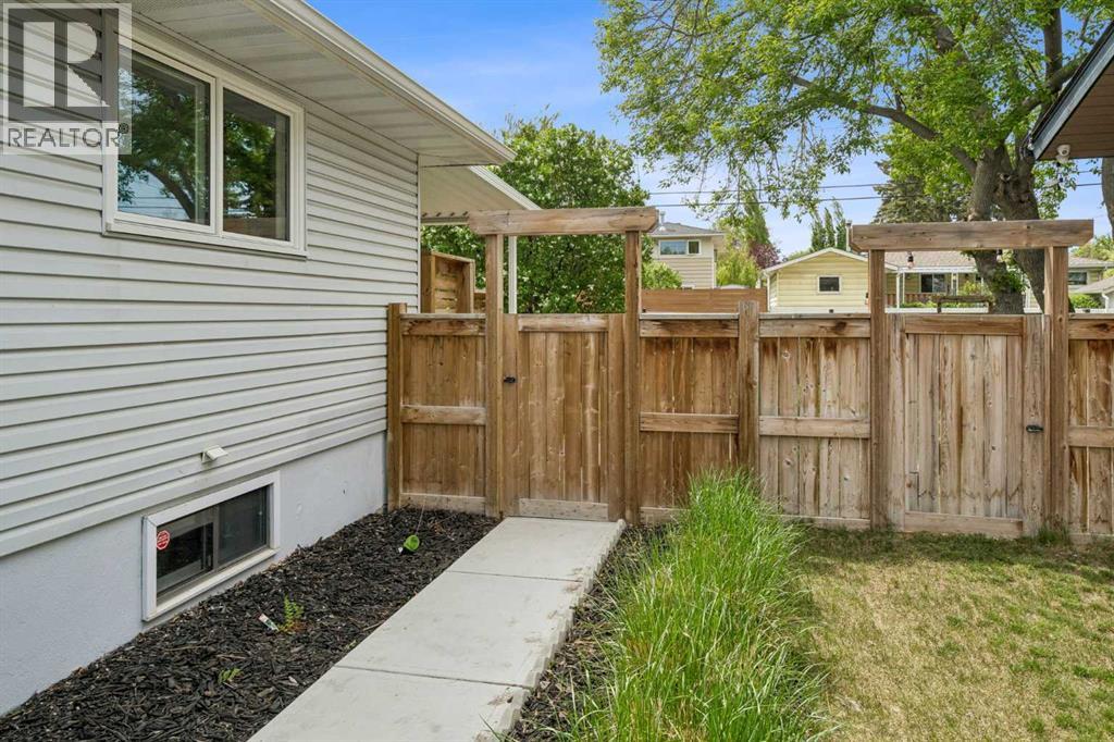 419 40 Street SW - 35