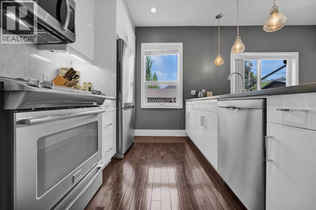 #2 3712 16 Street SW - 16