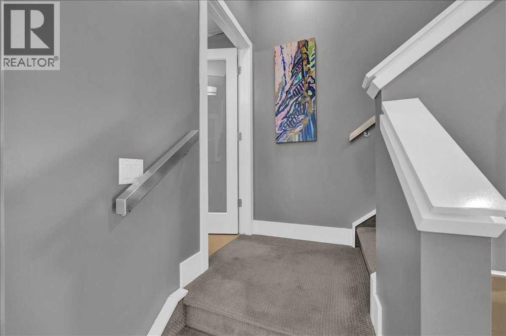 #2 3712 16 Street SW - 17
