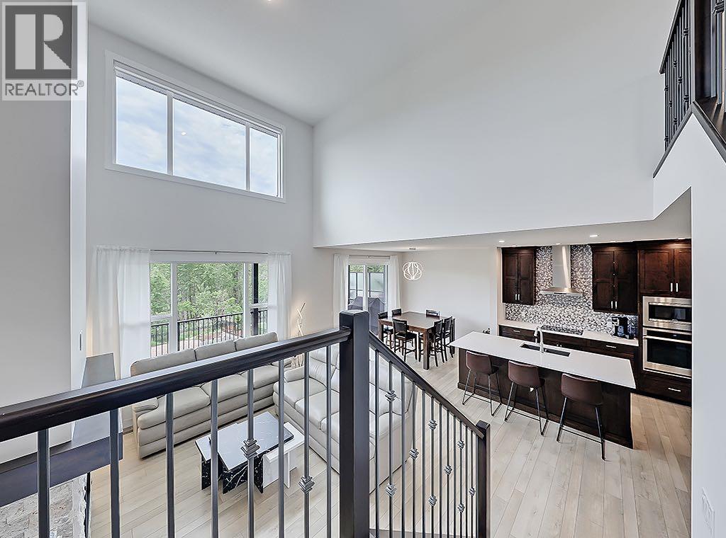 548 Cranbrook Gardens SE - 14