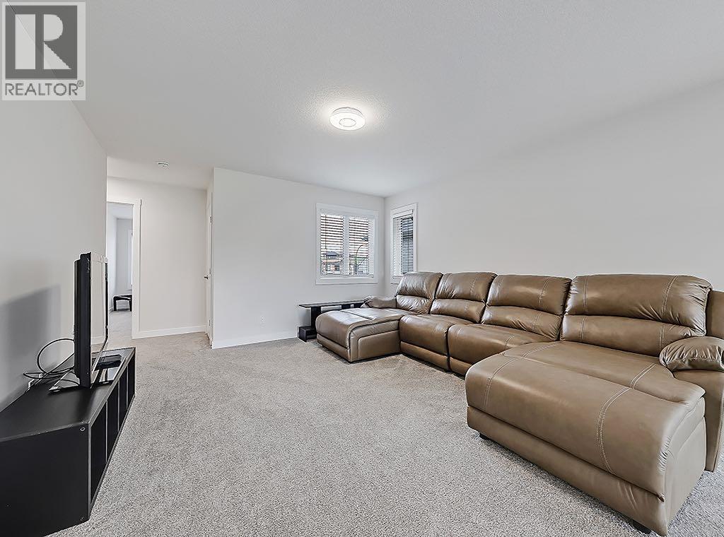 548 Cranbrook Gardens SE - 15