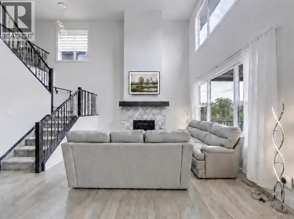 548 Cranbrook Gardens SE - 8