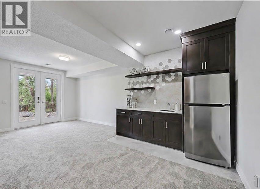 548 Cranbrook Gardens SE - 12