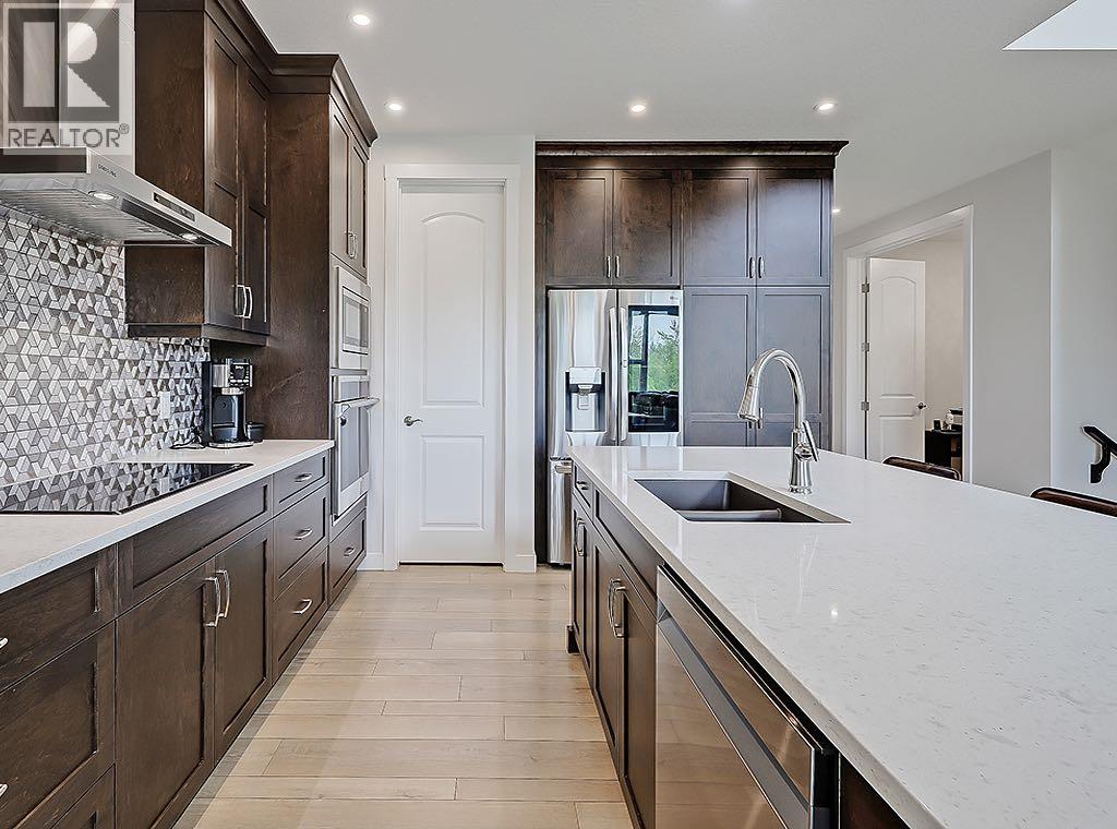 548 Cranbrook Gardens SE - 9