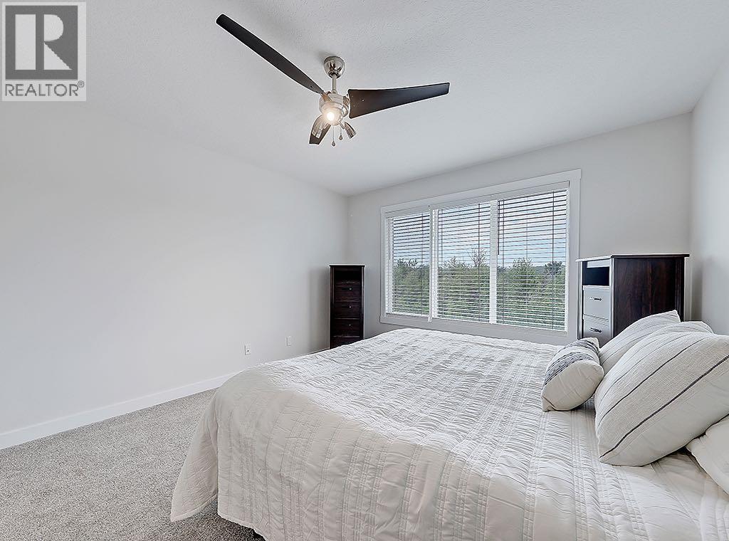 548 Cranbrook Gardens SE - 17