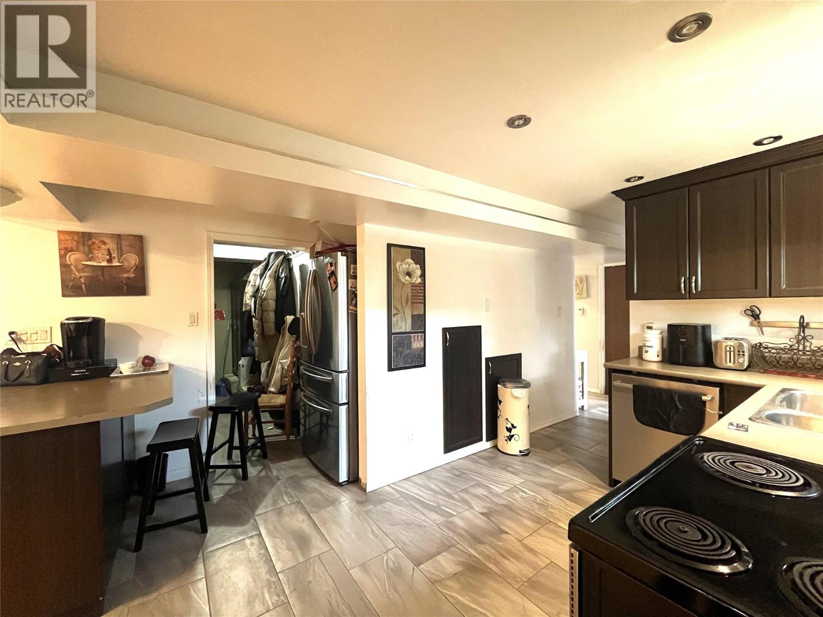 670 PATRICIA Avenue - 19