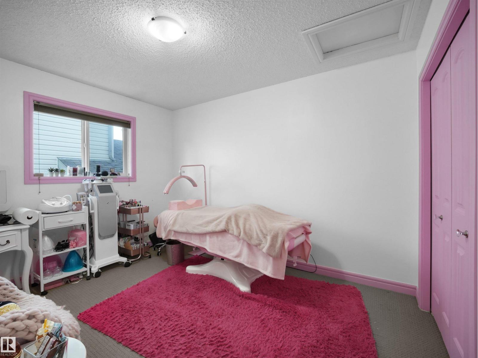 4021 158 AV NW NW - 18