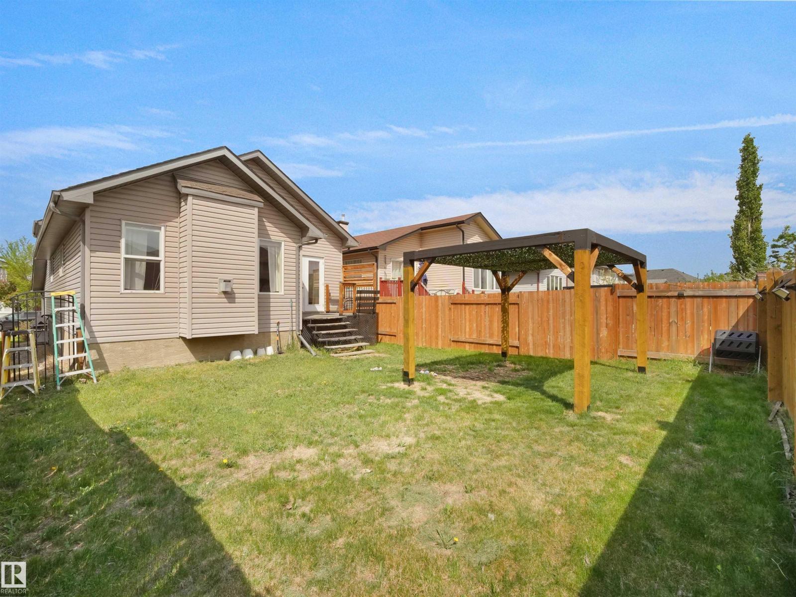 4021 158 AV NW NW - 34