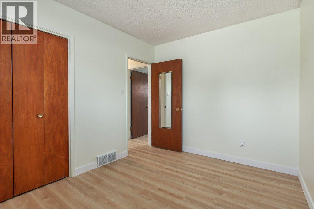 3447 Bonita Crescent NW - 12