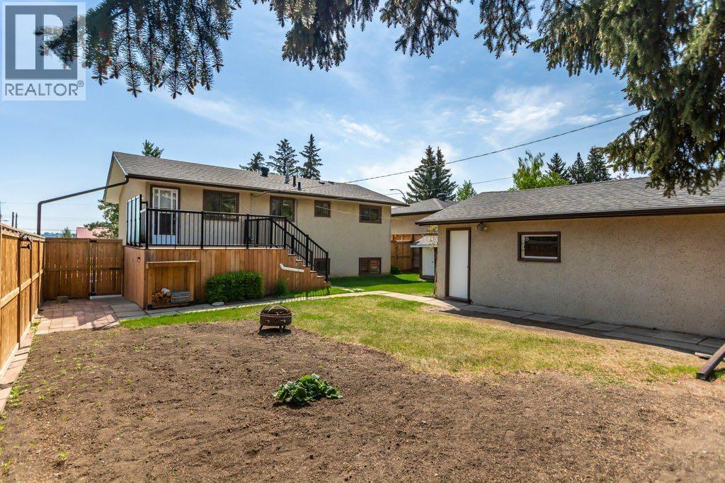3447 Bonita Crescent NW - 23