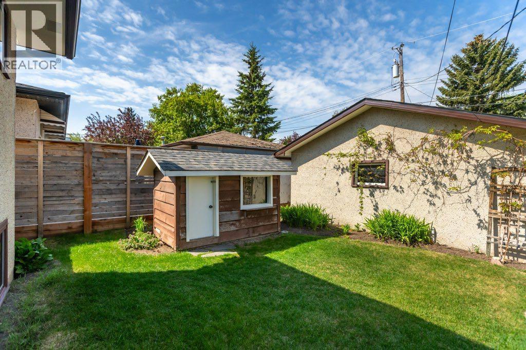 3447 Bonita Crescent NW - 29