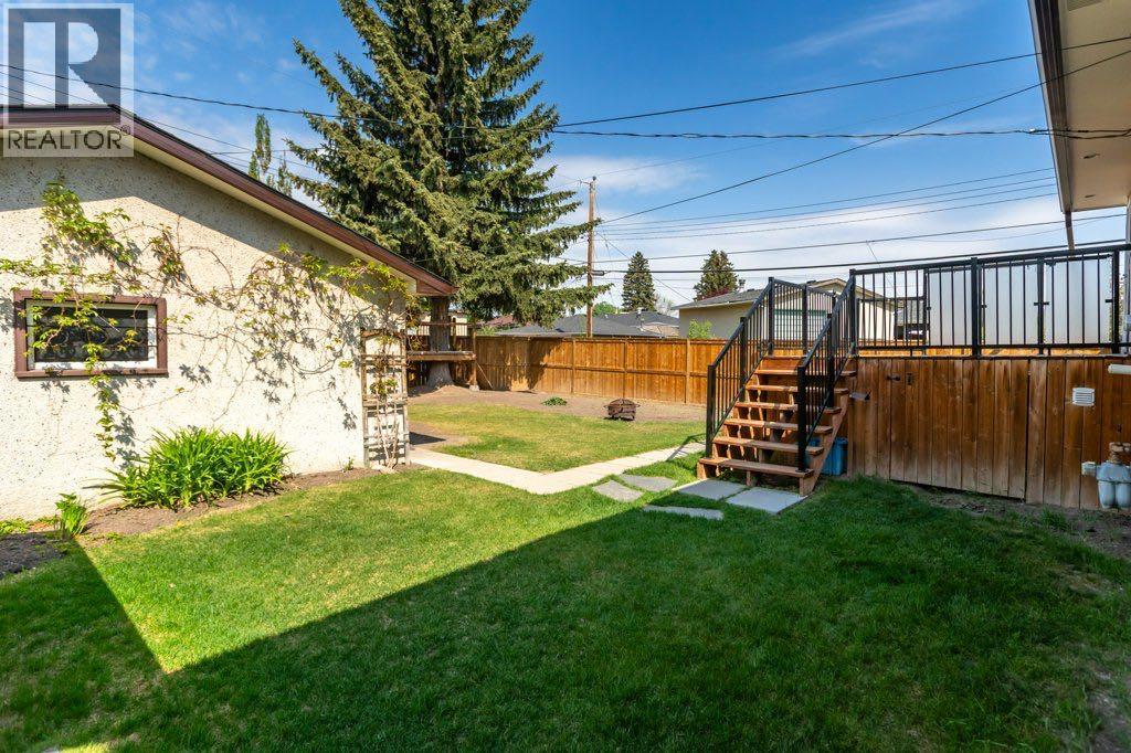 3447 Bonita Crescent NW - 30