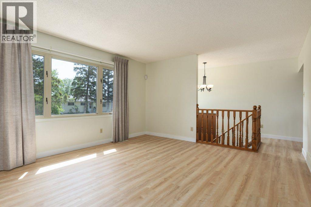 3447 Bonita Crescent NW - 4