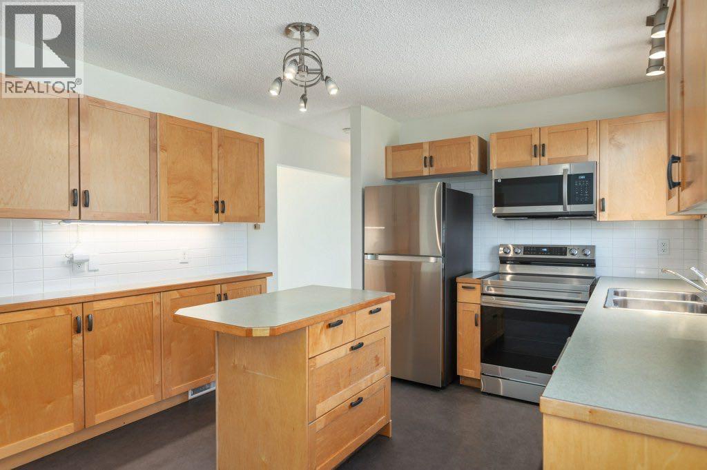 3447 Bonita Crescent NW - 5