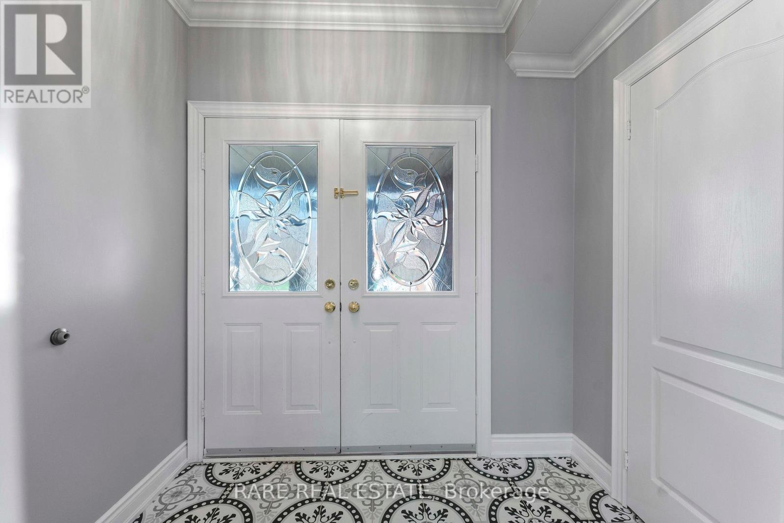 33 SOUTHBEND DRIVE - 20
