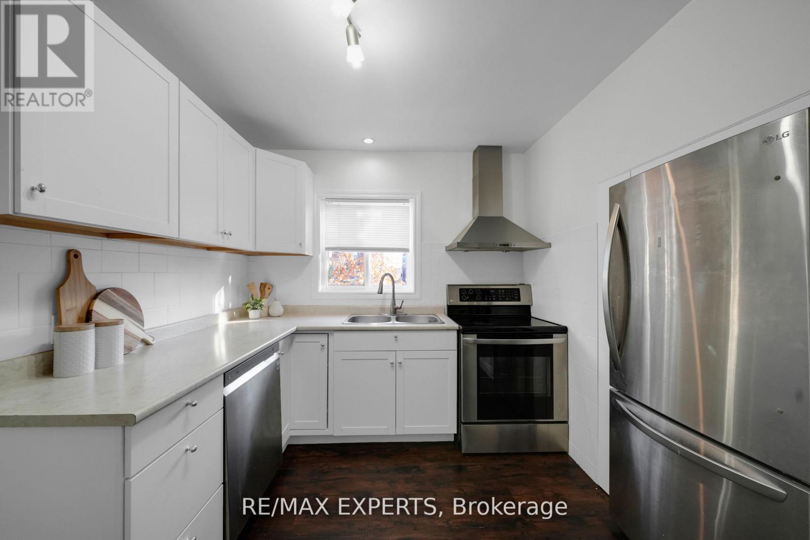 4 LARCHMERE AVENUE - 19
