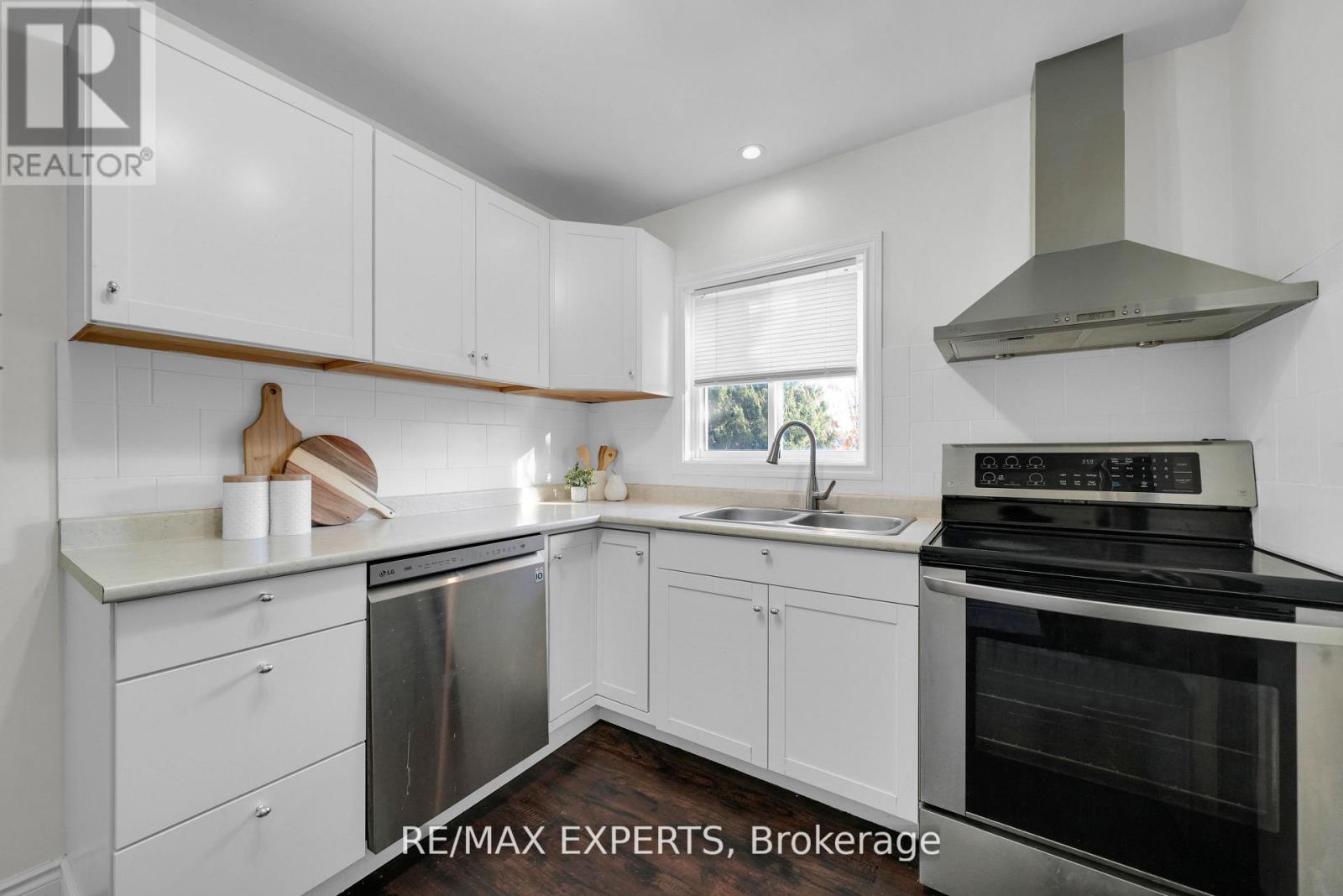 4 LARCHMERE AVENUE - 20