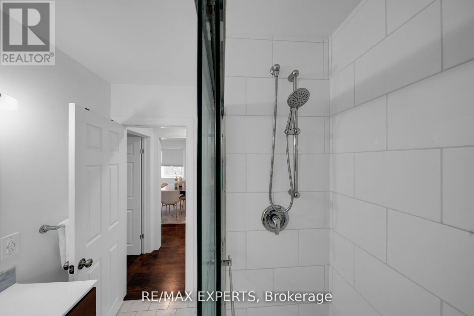 4 LARCHMERE AVENUE - 24