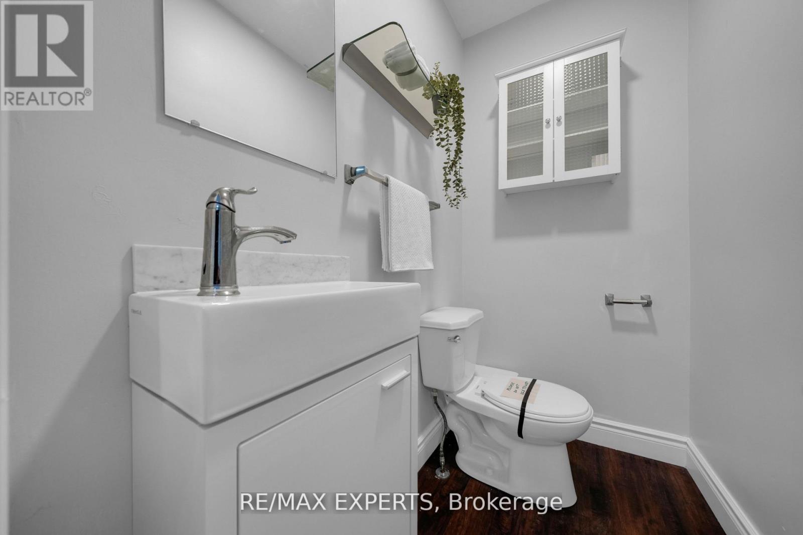 4 LARCHMERE AVENUE - 27